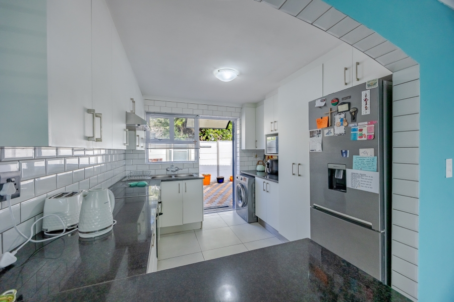 2 Bedroom Property for Sale in Lakeside Western Cape